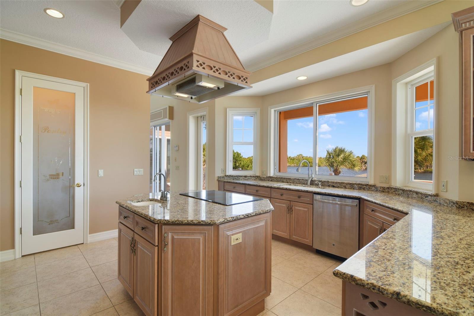 Image 8 of 48 For 500 Lambert Avenue