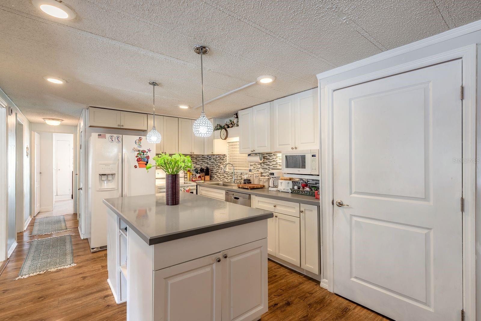 Image 14 of 43 For 109 Douglas Street