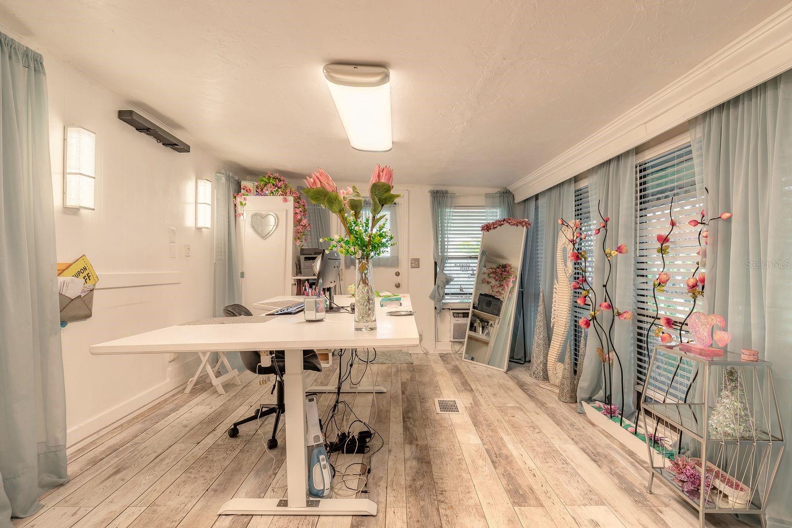 Image 24 of 43 For 109 Douglas Street