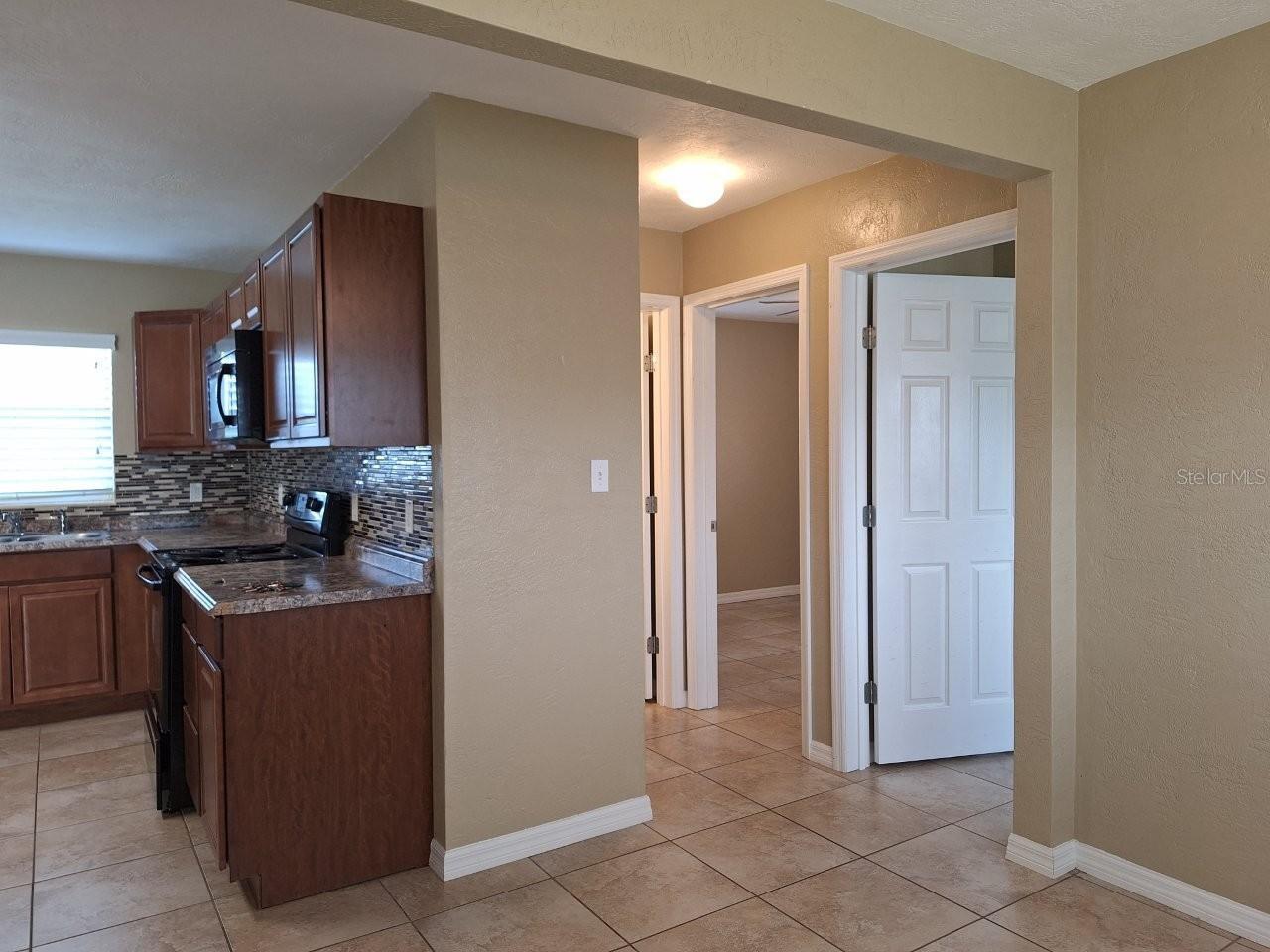 Image 6 of 11 For 463 Corbin Park Road