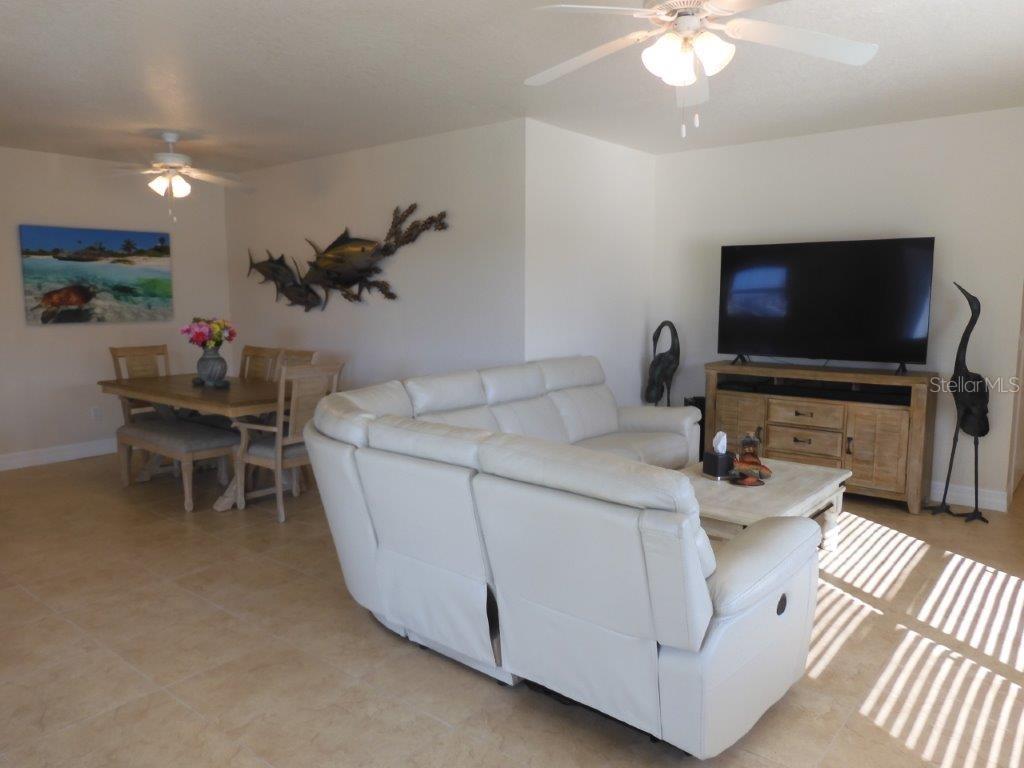 Image 4 of 42 For 5300 Atlantic Avenue 20-401