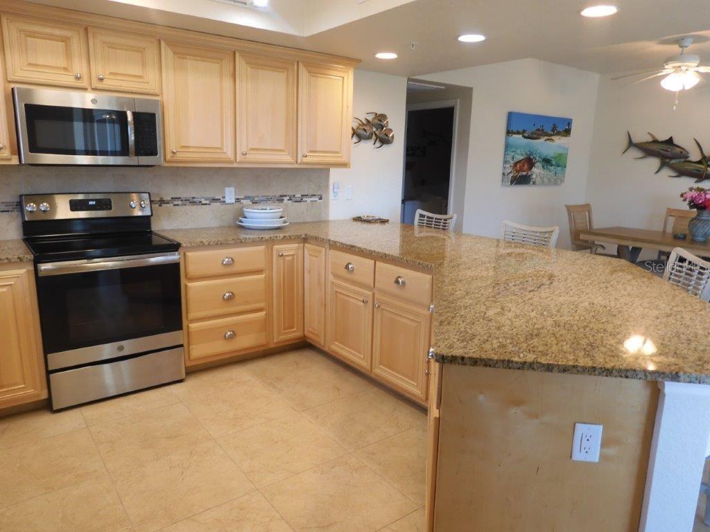 Image 7 of 42 For 5300 Atlantic Avenue 20-401