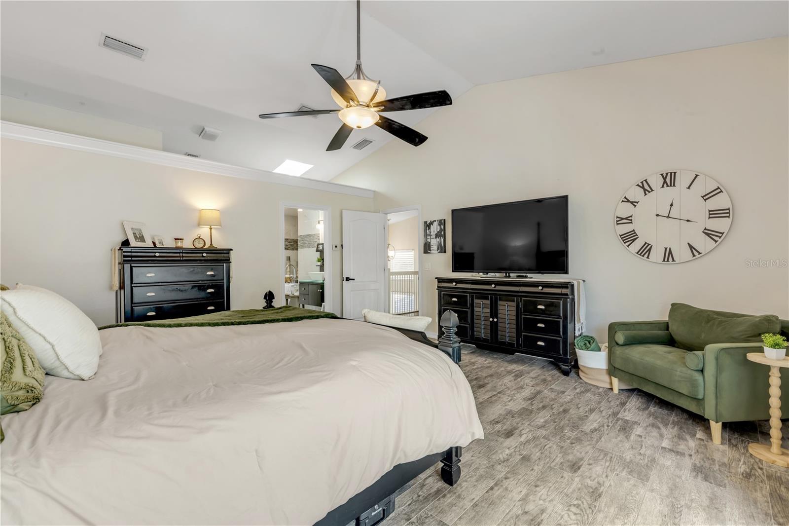 Image 34 of 72 For 4623 Atlantic Avenue