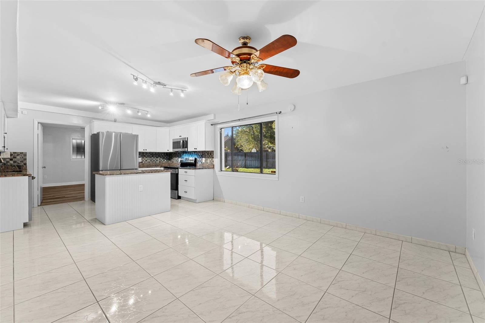 Image 17 of 35 For 314 Iowa Woods Circle W