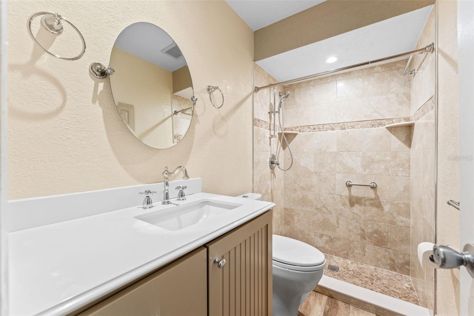 Image 22 of 35 For 314 Iowa Woods Circle W