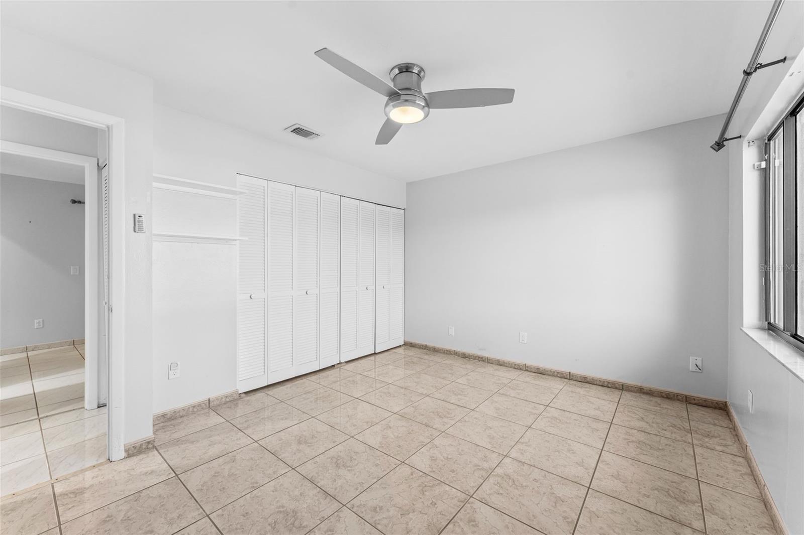 Image 23 of 35 For 314 Iowa Woods Circle W