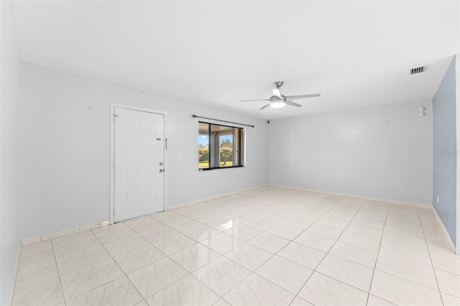 Image 5 of 35 For 314 Iowa Woods Circle W