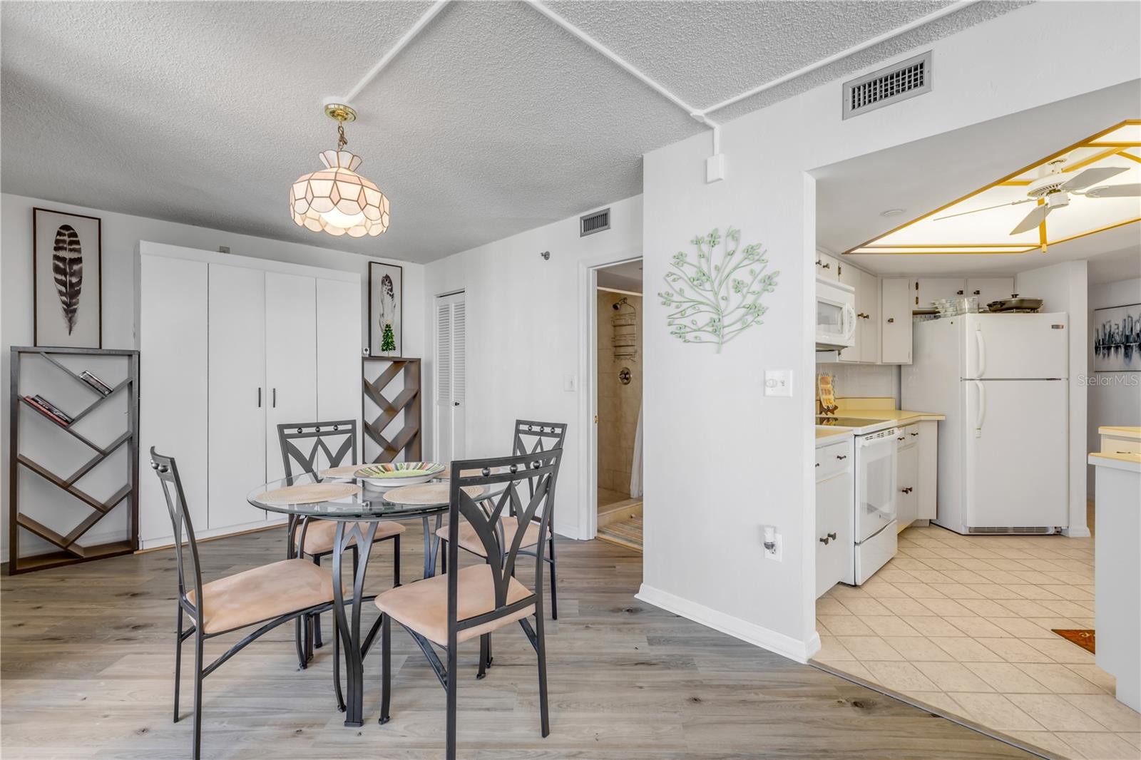 Image 13 of 57 For 1 Oceans West Boulevard 10b4