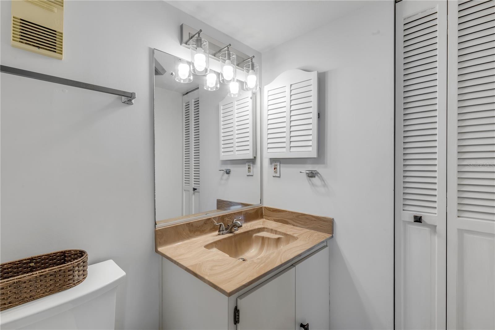 Image 15 of 57 For 1 Oceans West Boulevard 10b4