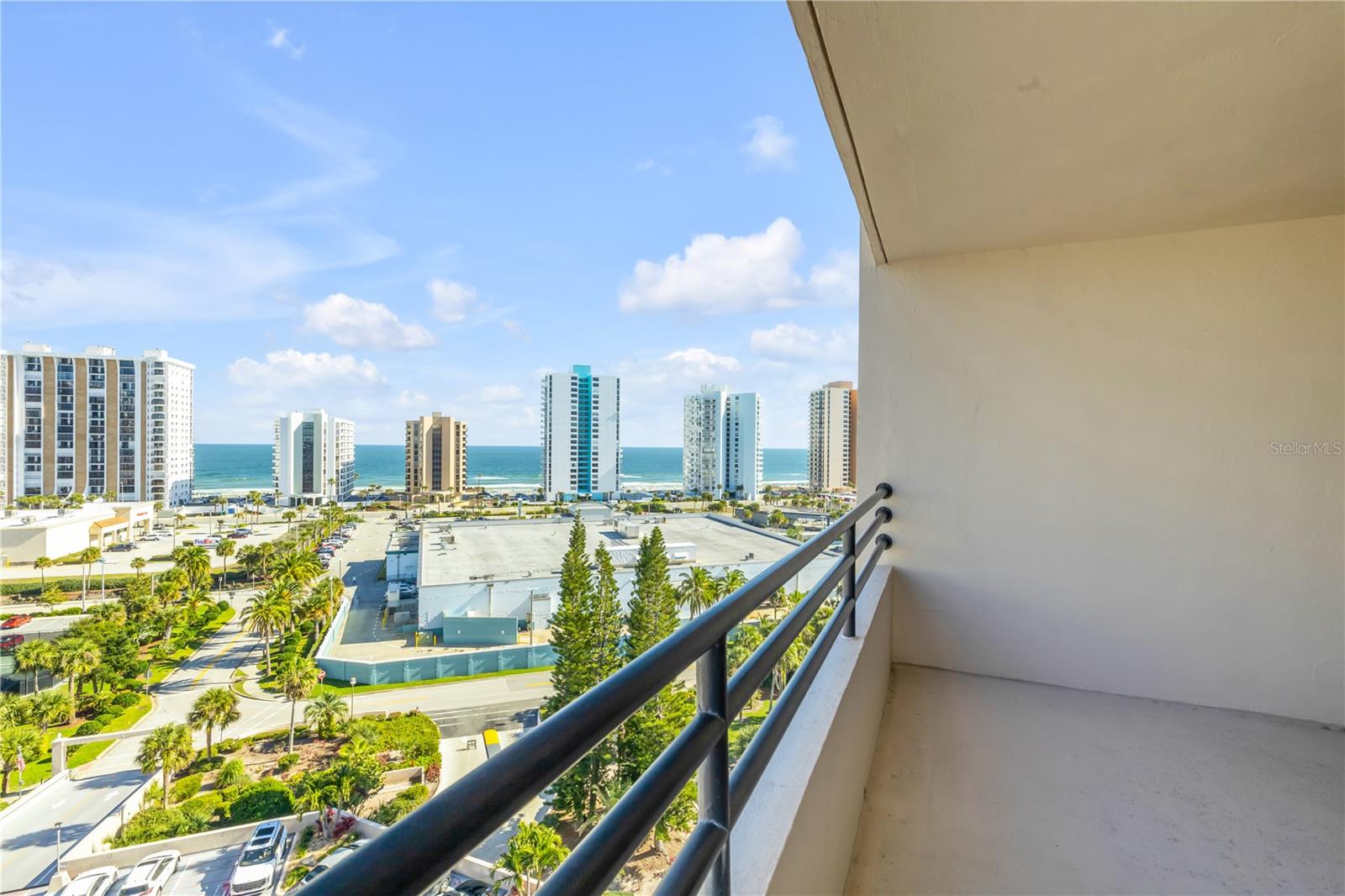 Image 2 of 57 For 1 Oceans West Boulevard 10b4