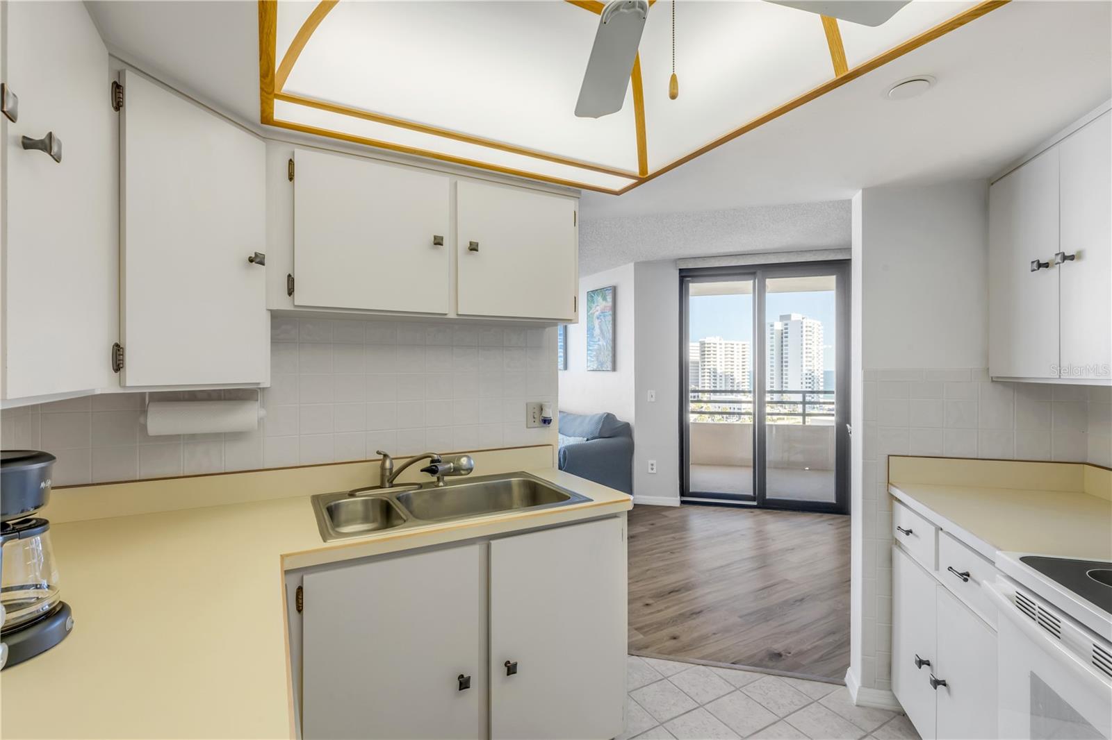 Image 21 of 57 For 1 Oceans West Boulevard 10b4