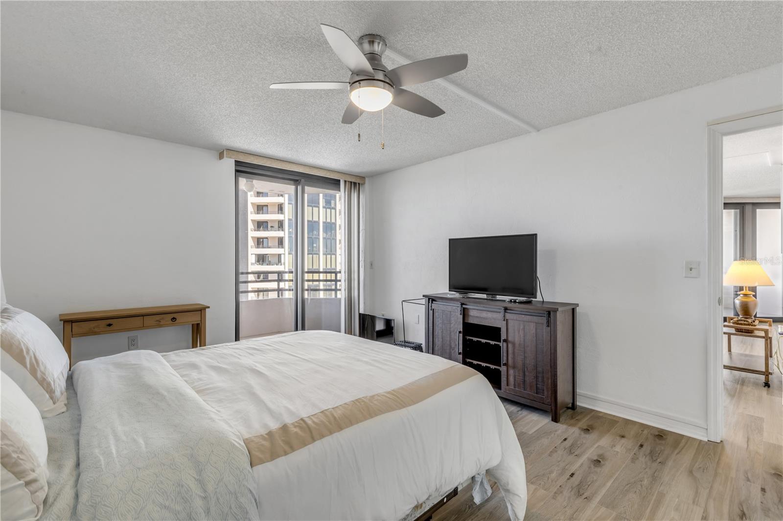 Image 23 of 57 For 1 Oceans West Boulevard 10b4