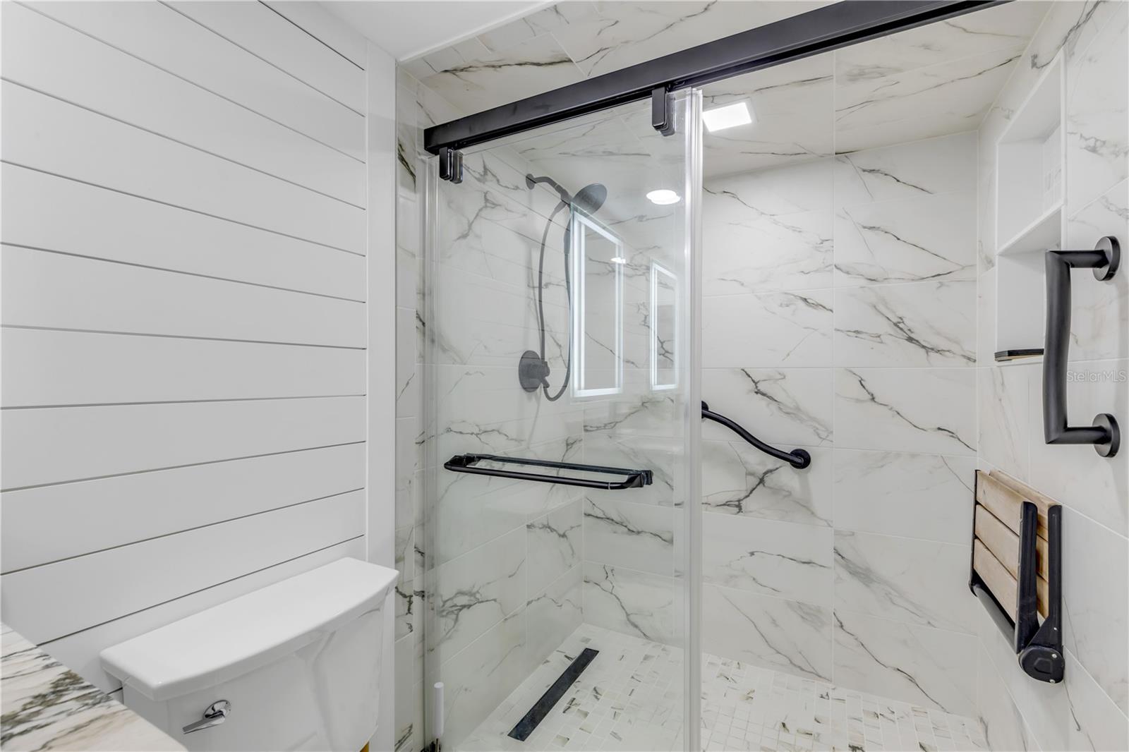 Image 28 of 57 For 1 Oceans West Boulevard 10b4