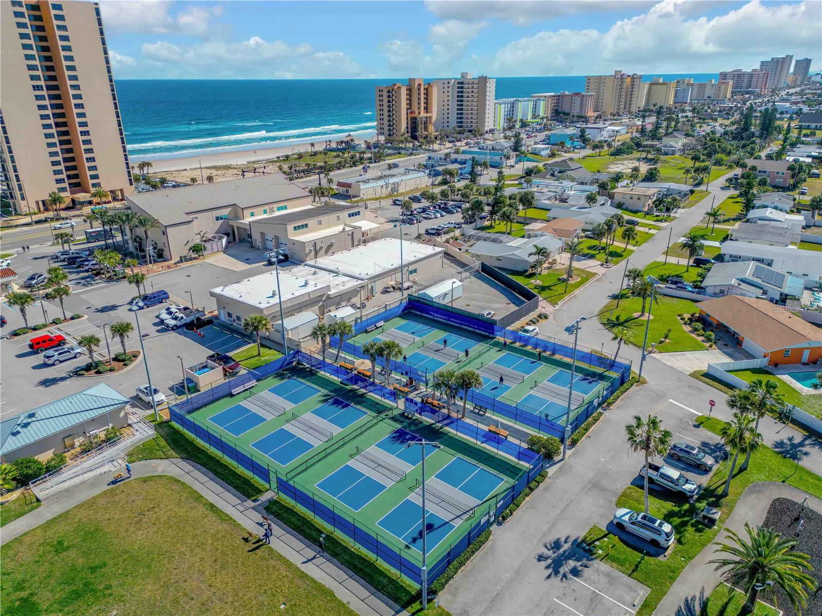 Image 36 of 57 For 1 Oceans West Boulevard 10b4