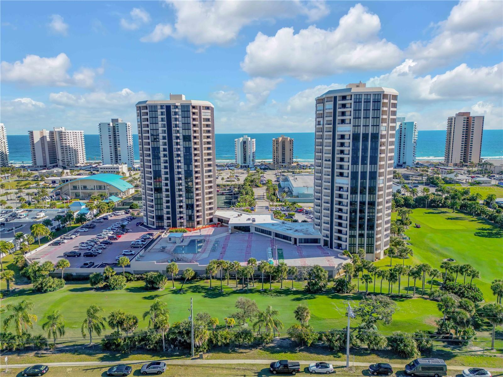 Image 4 of 57 For 1 Oceans West Boulevard 10b4