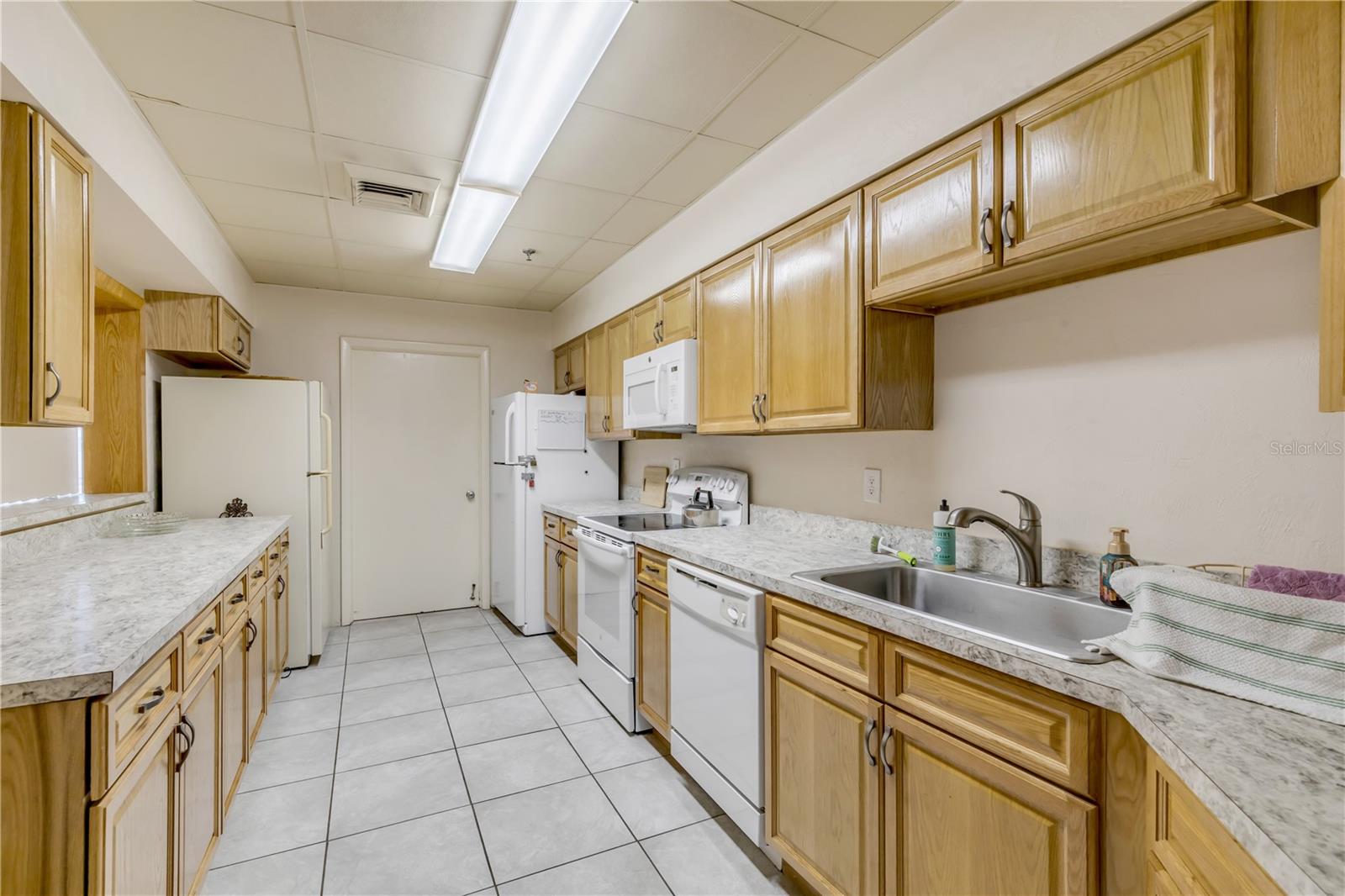 Image 46 of 57 For 1 Oceans West Boulevard 10b4