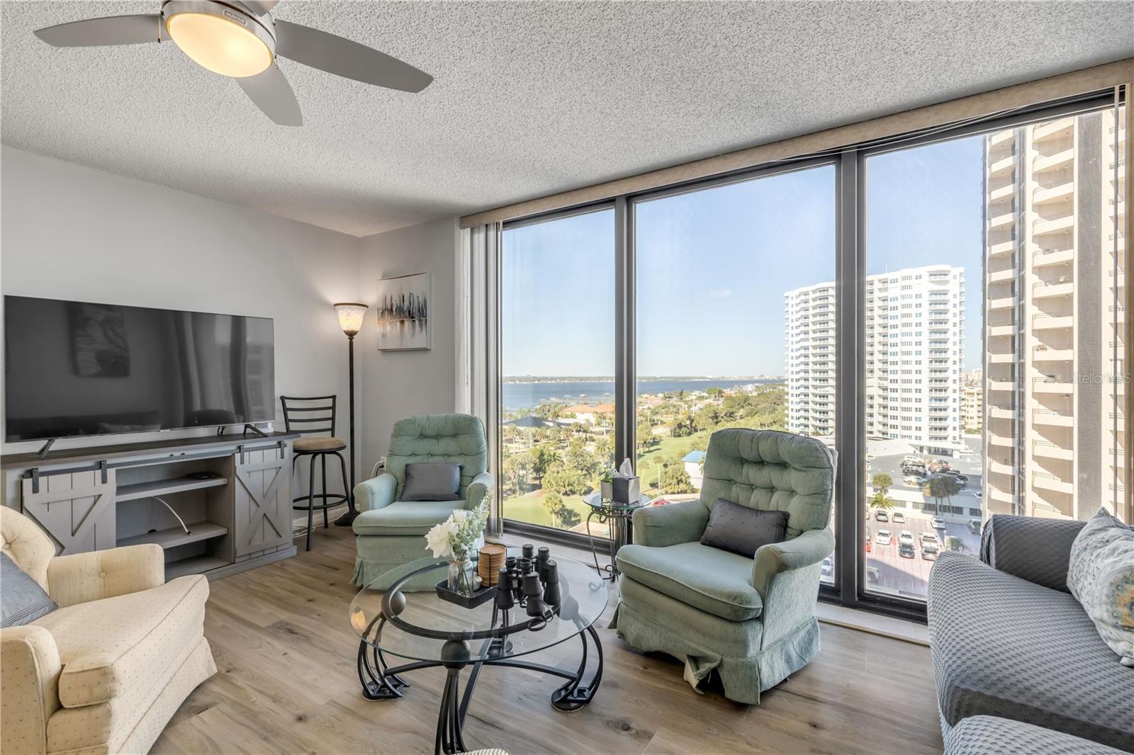 Image 5 of 57 For 1 Oceans West Boulevard 10b4