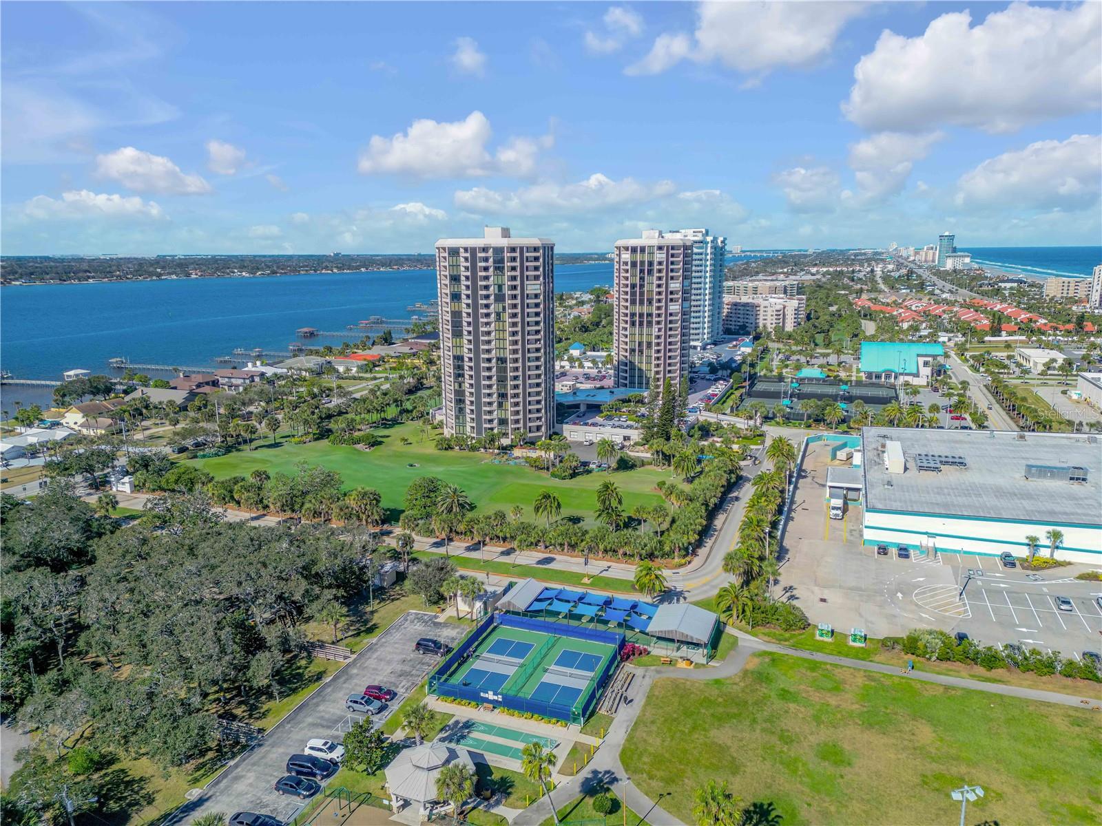 Image 57 of 57 For 1 Oceans West Boulevard 10b4