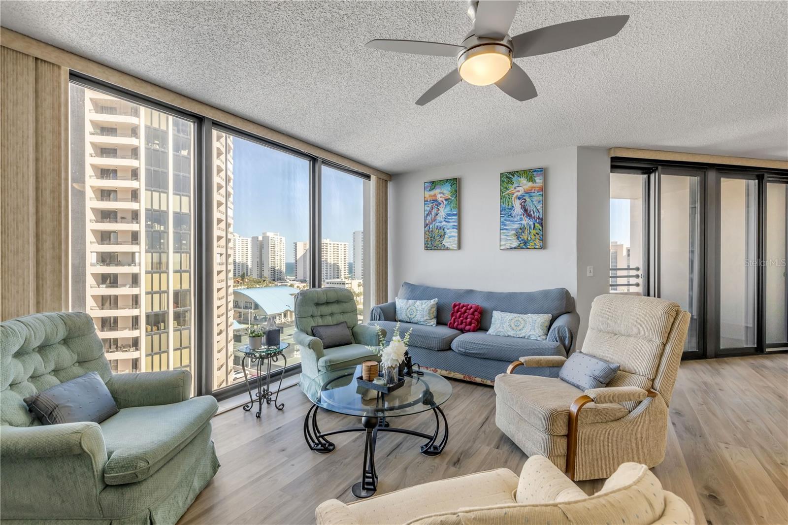 Image 9 of 57 For 1 Oceans West Boulevard 10b4