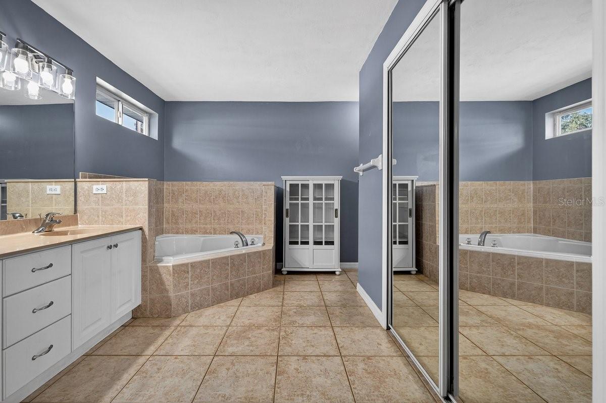 Image 27 of 44 For 4229 Mayfair Lane