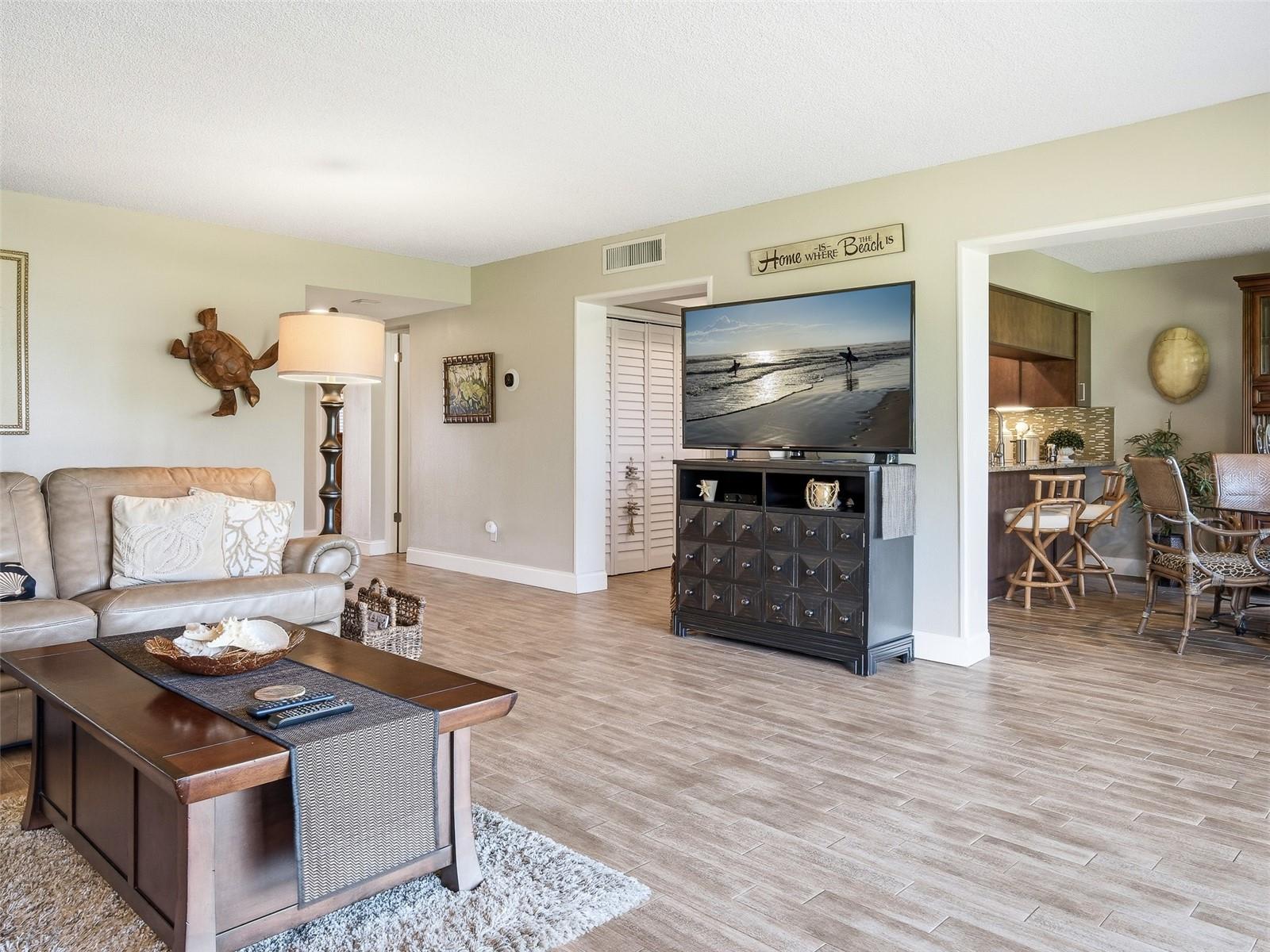 Image 10 of 69 For 4501 Atlantic Avenue 121