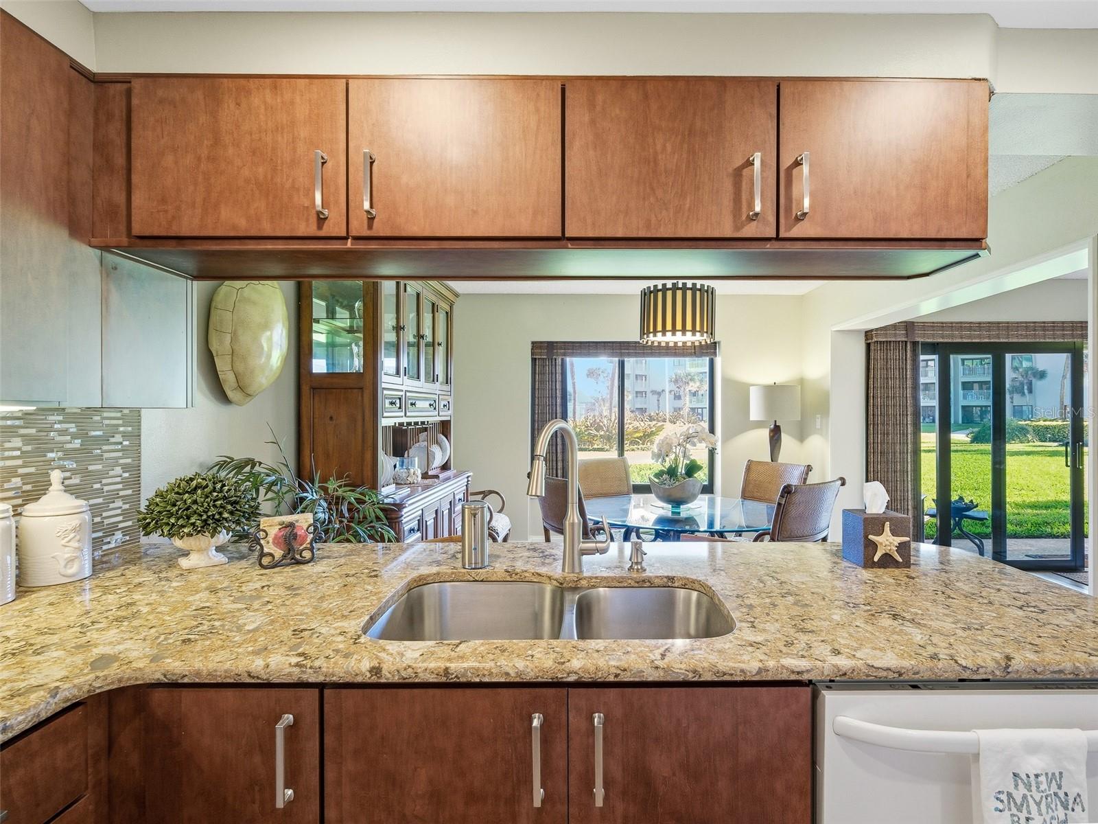 Image 17 of 69 For 4501 Atlantic Avenue 121