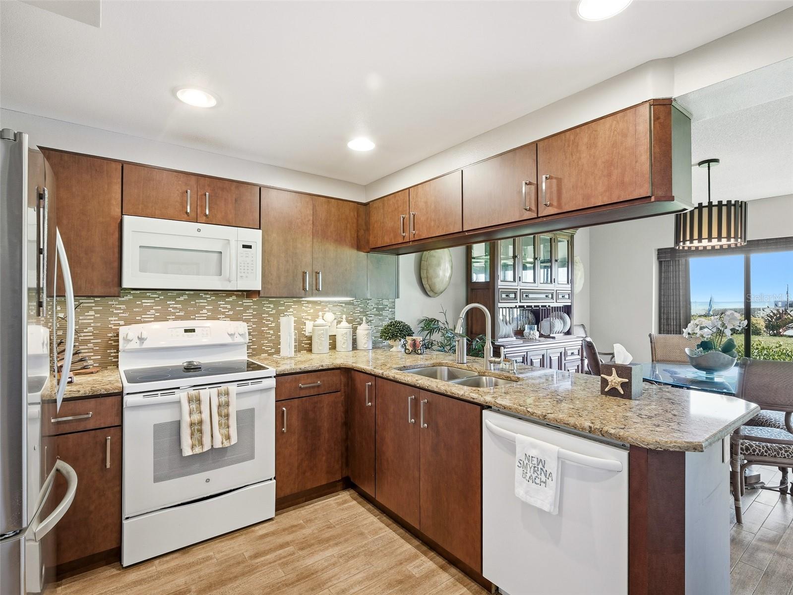 Image 19 of 69 For 4501 Atlantic Avenue 121