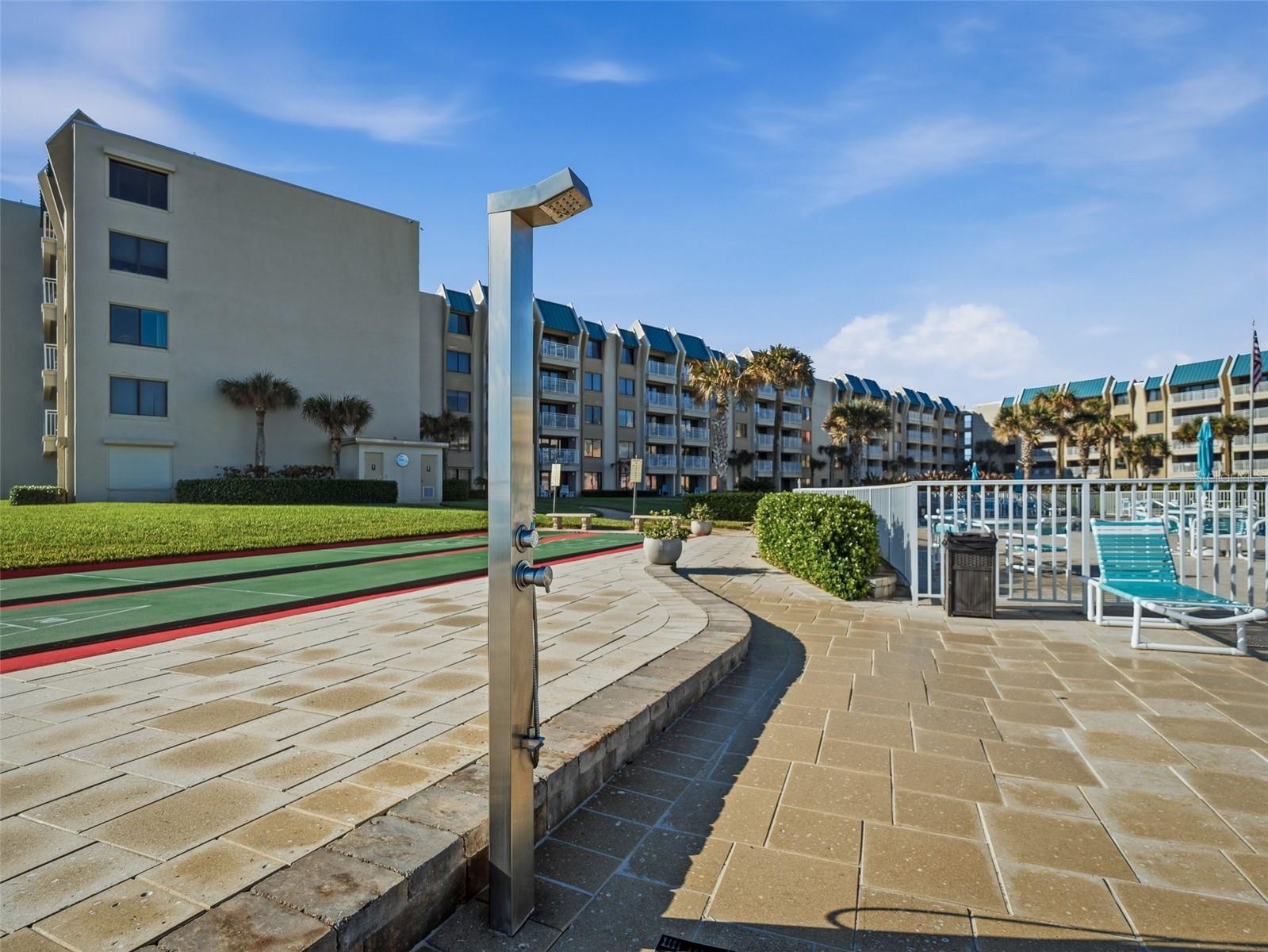 Image 36 of 69 For 4501 Atlantic Avenue 121