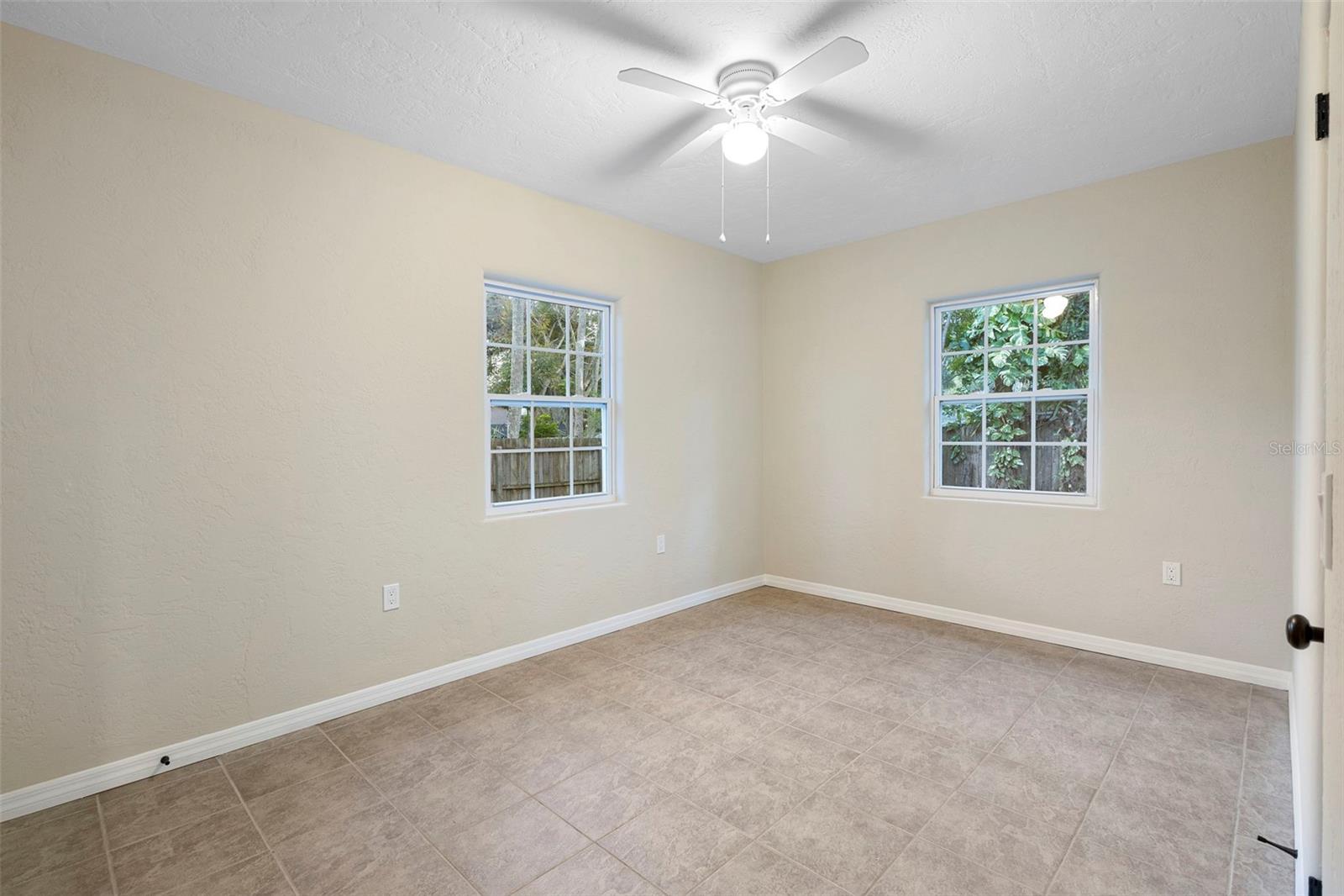 Image 14 of 36 For 124 Evergreen Avenue