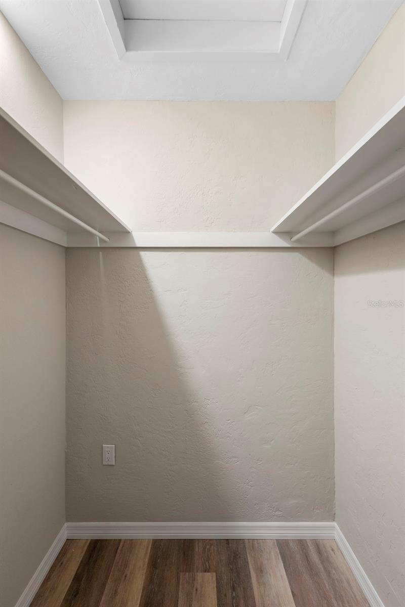 Image 22 of 36 For 124 Evergreen Avenue