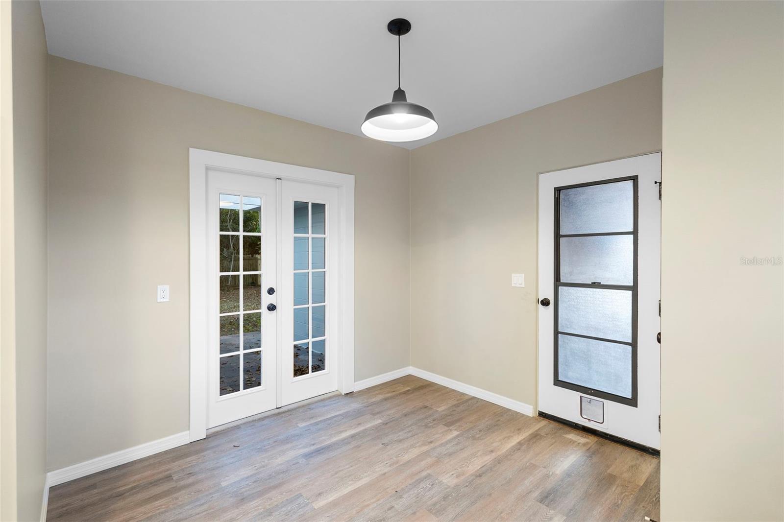 Image 5 of 36 For 124 Evergreen Avenue