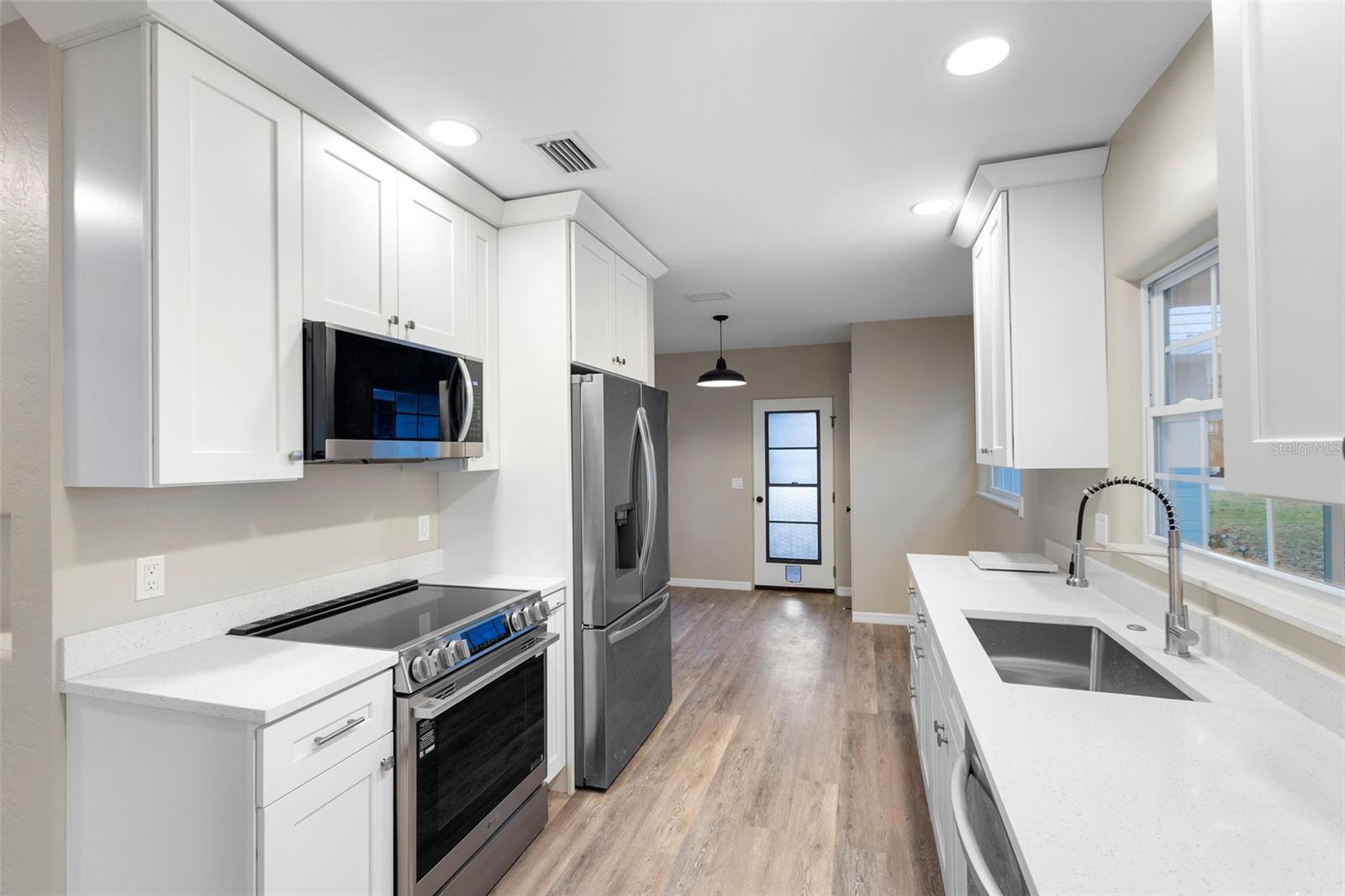 Image 8 of 36 For 124 Evergreen Avenue