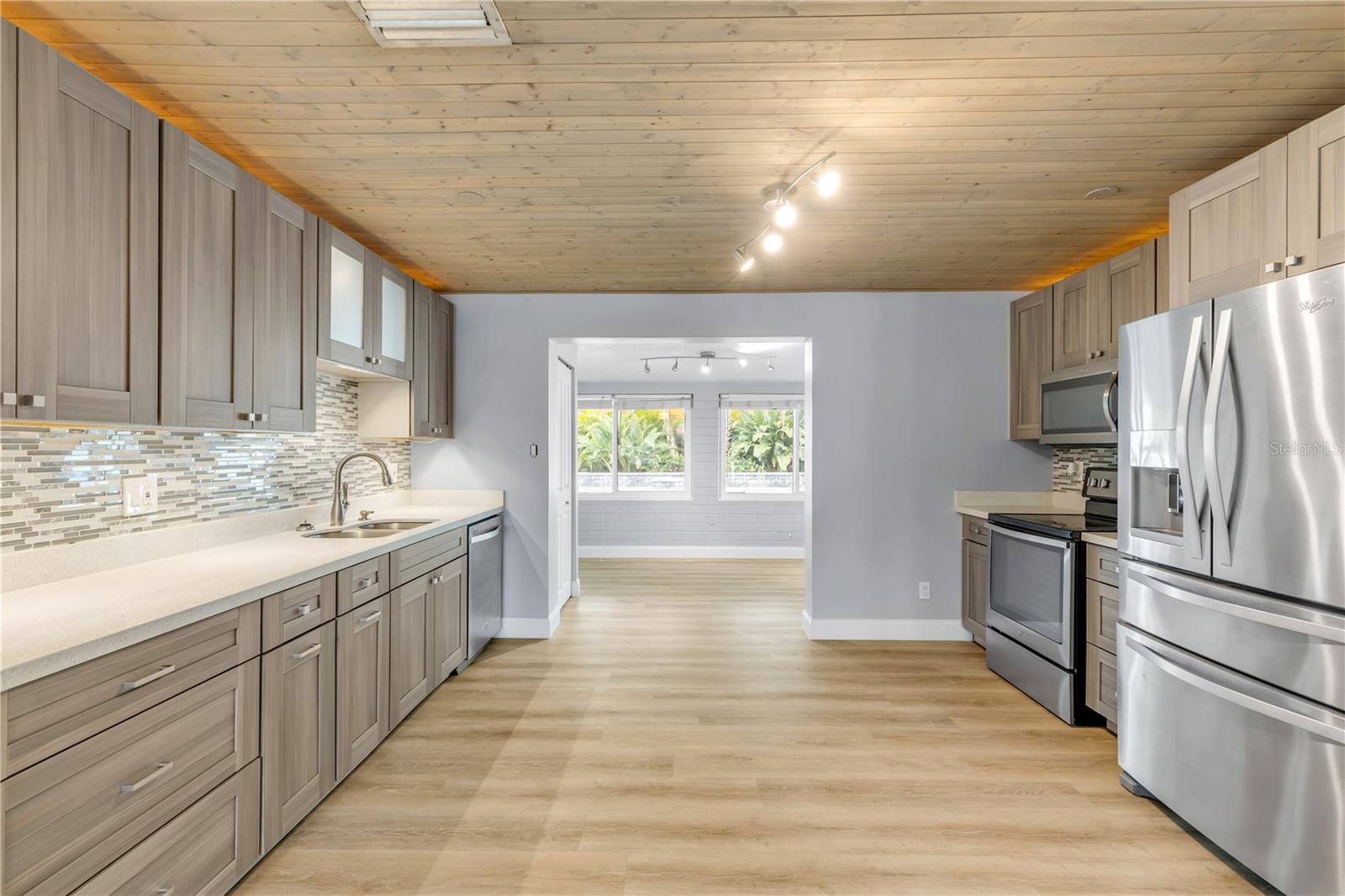 Image 19 of 69 For 921 2nd Avenue