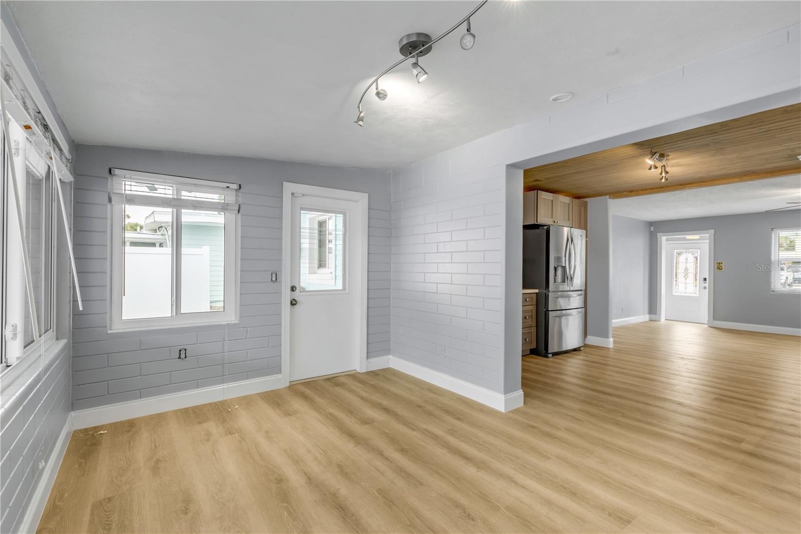 Image 23 of 69 For 921 2nd Avenue