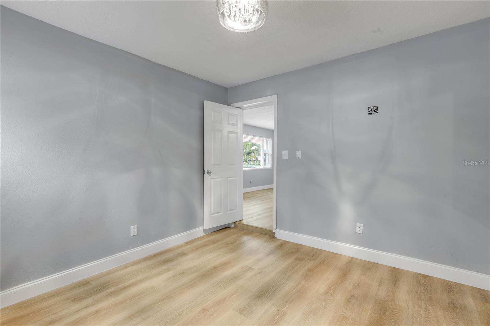 Image 27 of 69 For 921 2nd Avenue