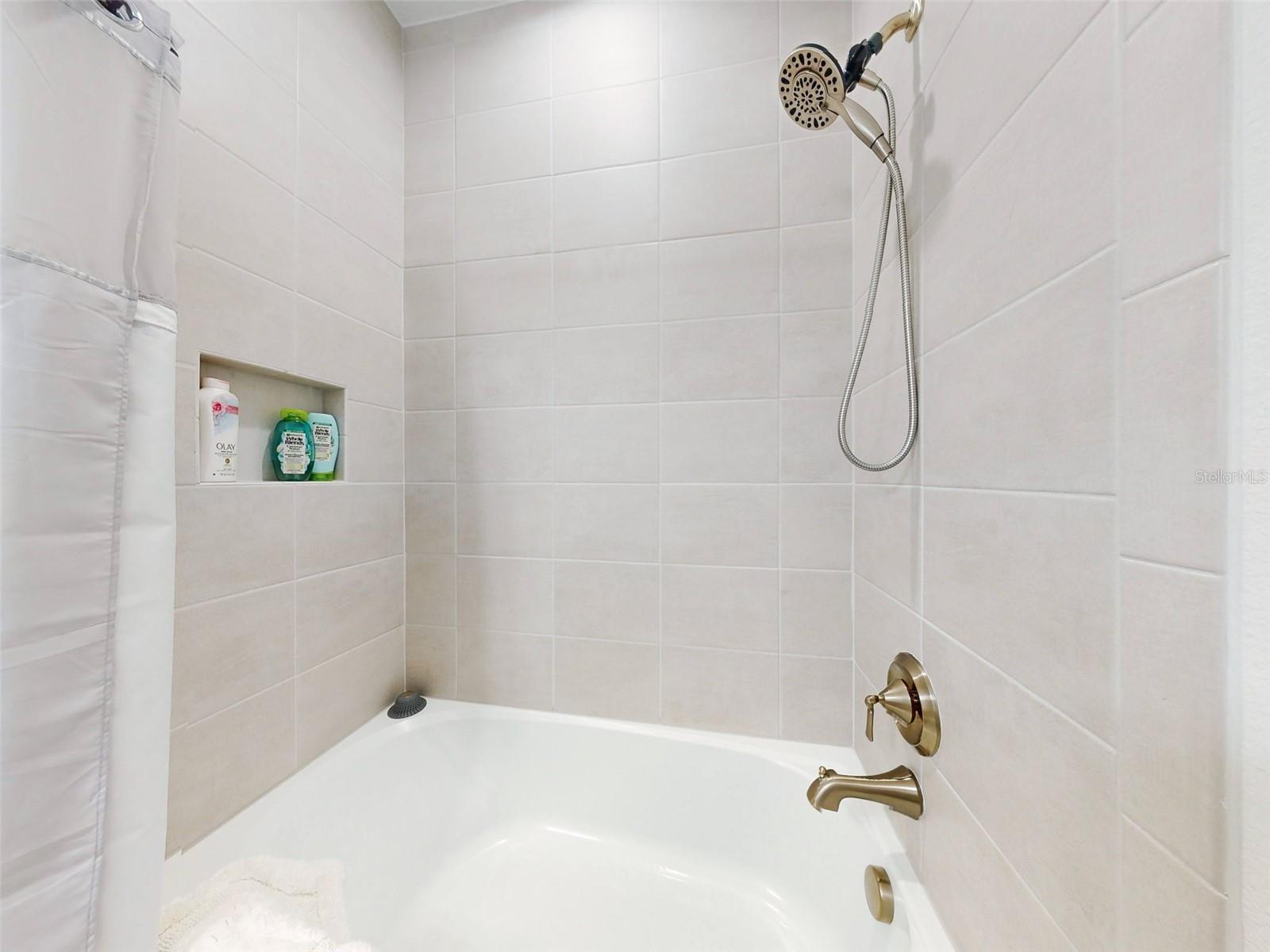 Image 13 of 70 For 456 Lime Avenue