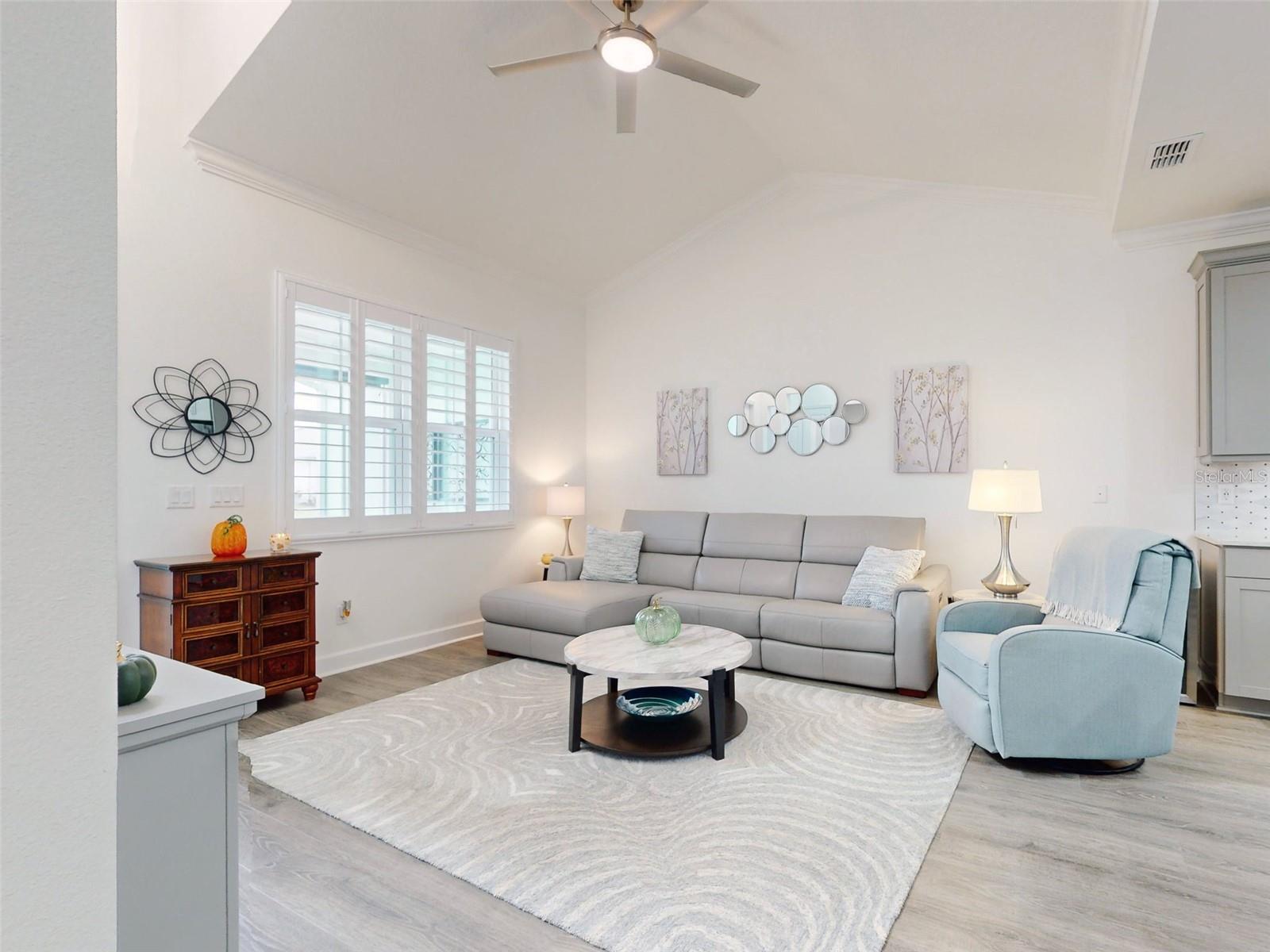 Image 17 of 70 For 456 Lime Avenue