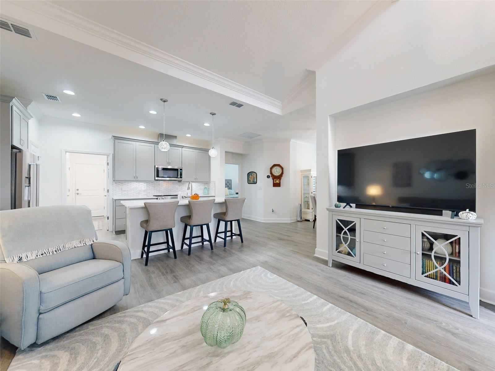 Image 18 of 70 For 456 Lime Avenue