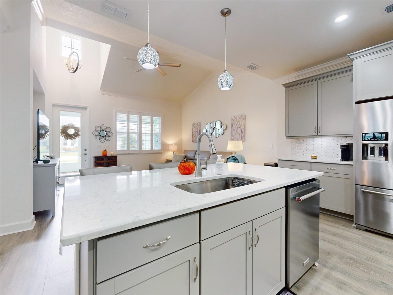 Image 33 of 70 For 456 Lime Avenue