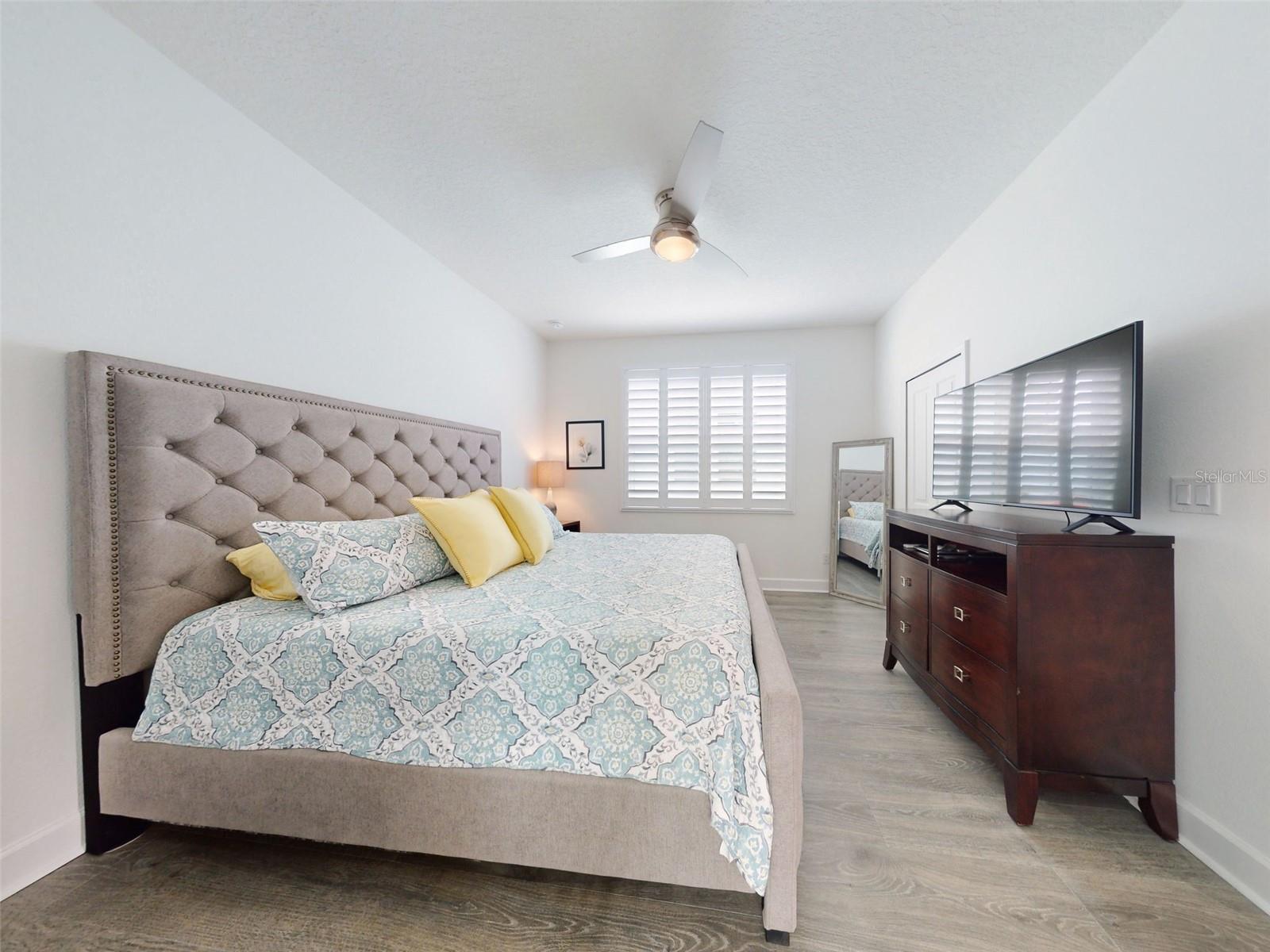 Image 42 of 70 For 456 Lime Avenue