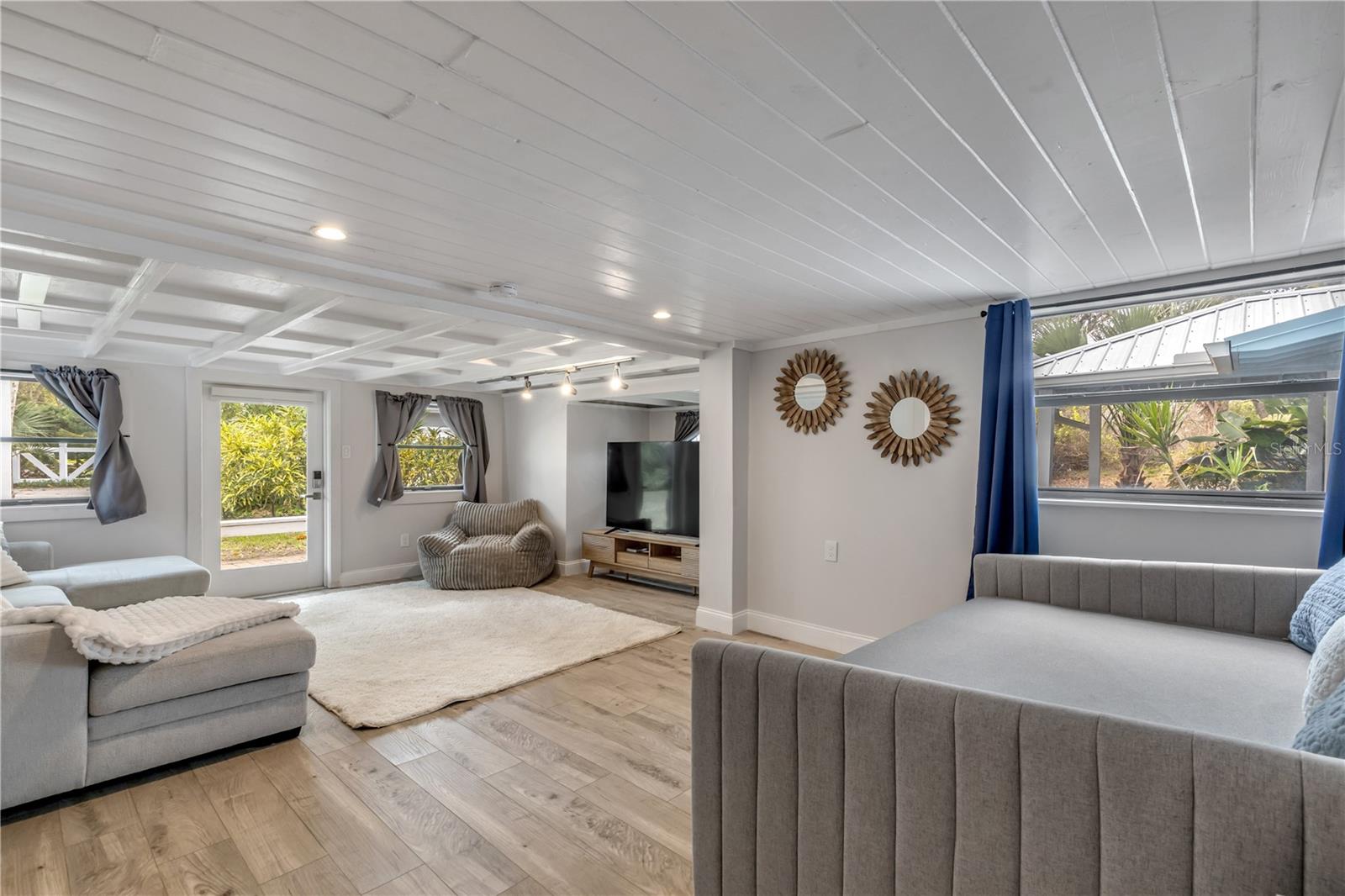 Image 73 of 100 For 1603 Indian River Road