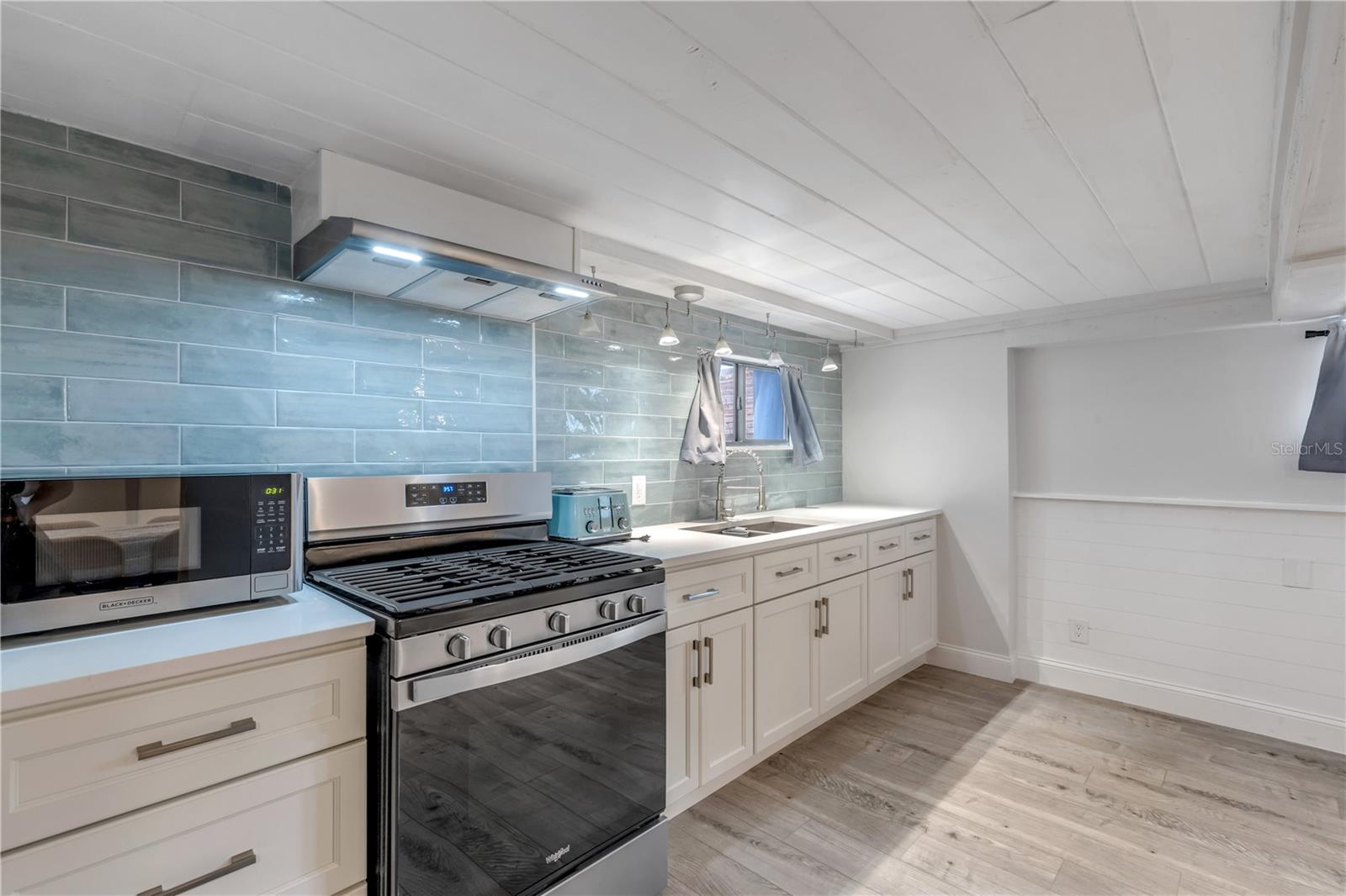 Image 77 of 100 For 1603 Indian River Road