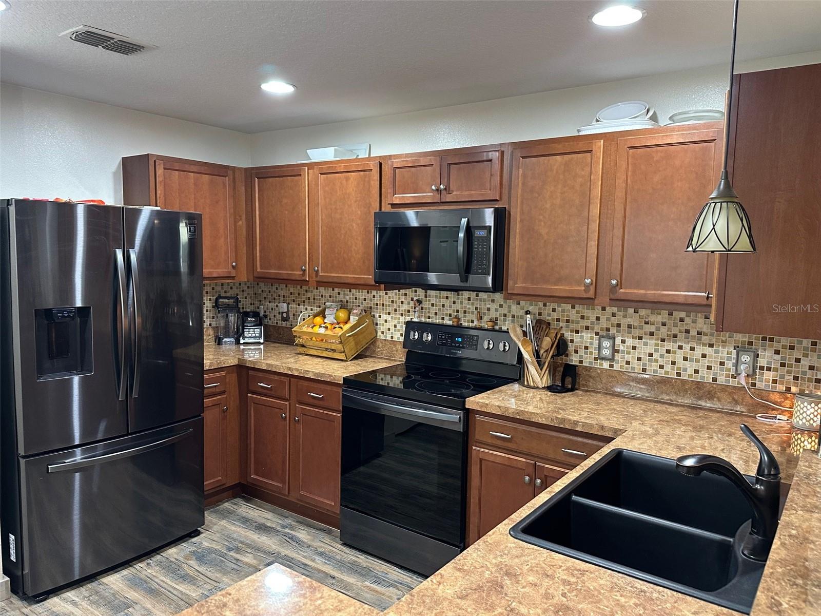 Image 11 of 34 For 2661 Carthage Drive