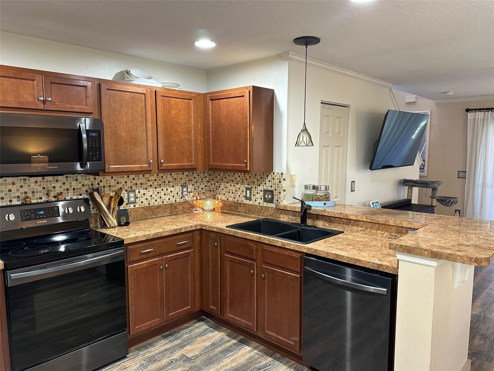 Image 12 of 34 For 2661 Carthage Drive