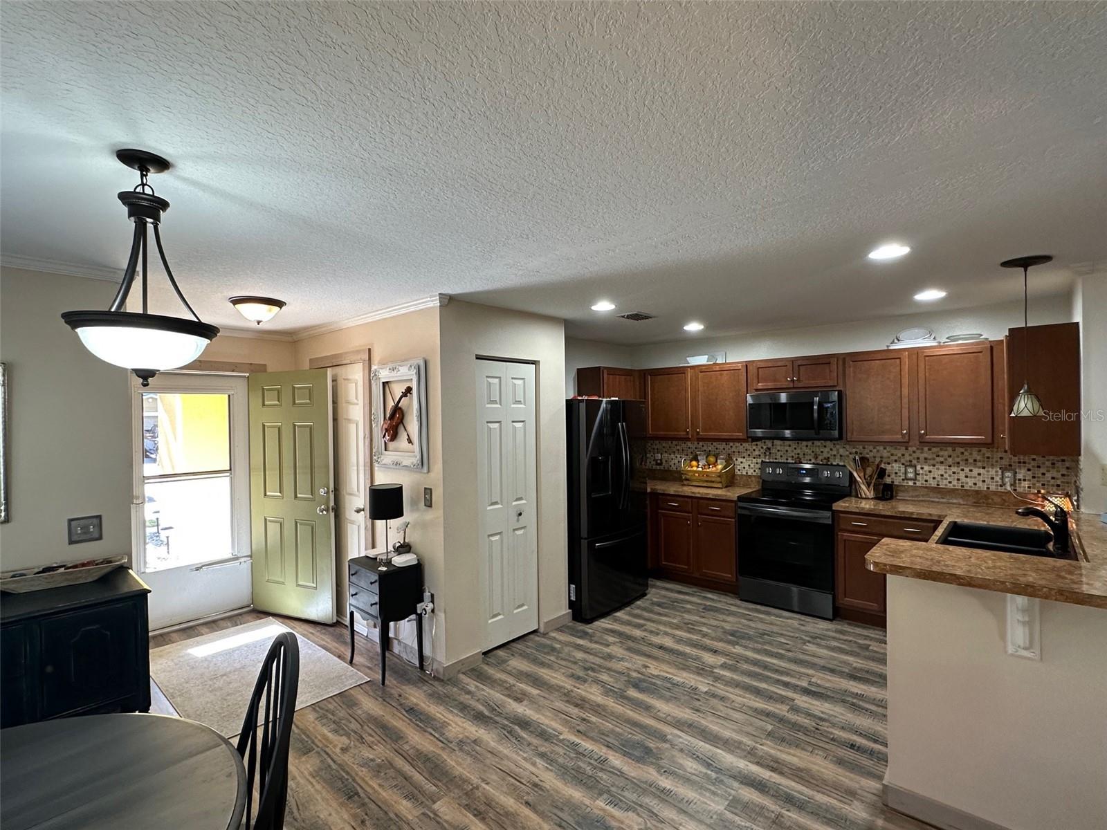 Image 8 of 34 For 2661 Carthage Drive