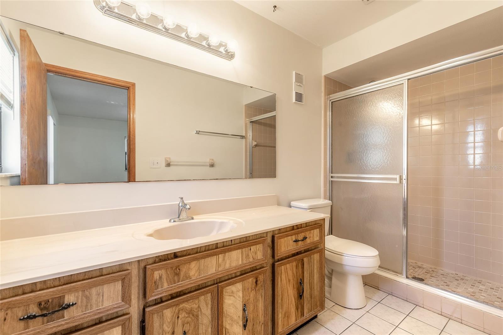 Image 19 of 22 For 212 Wellington Drive