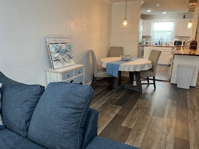 Image 11 of 15 For 2901 Halifax Avenue 211