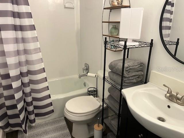 Image 7 of 15 For 2901 Halifax Avenue 211