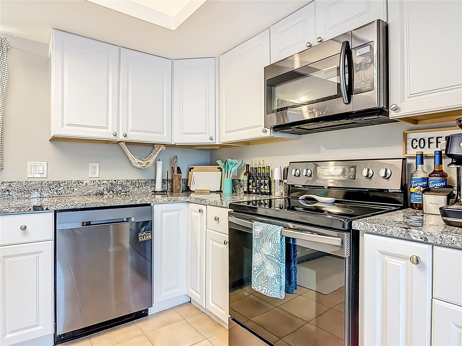 Image 17 of 53 For 4748 Dixie Drive