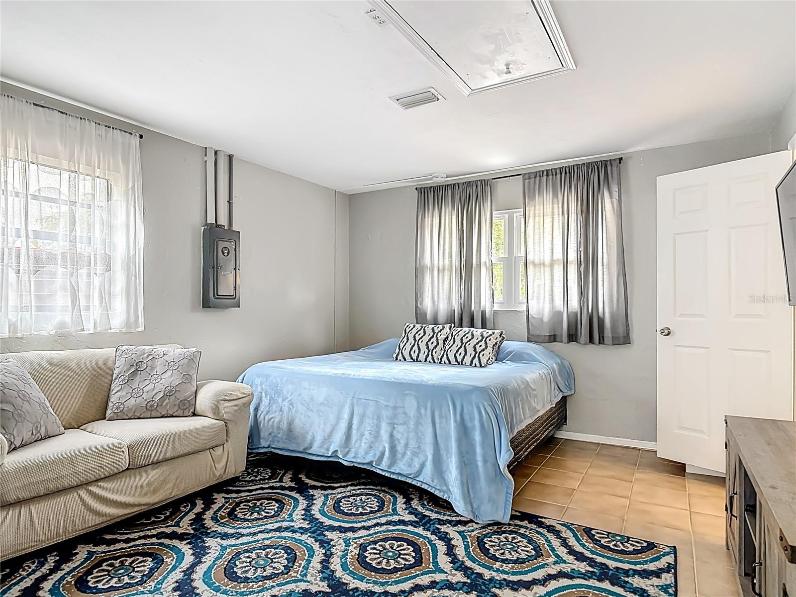 Image 26 of 53 For 4748 Dixie Drive